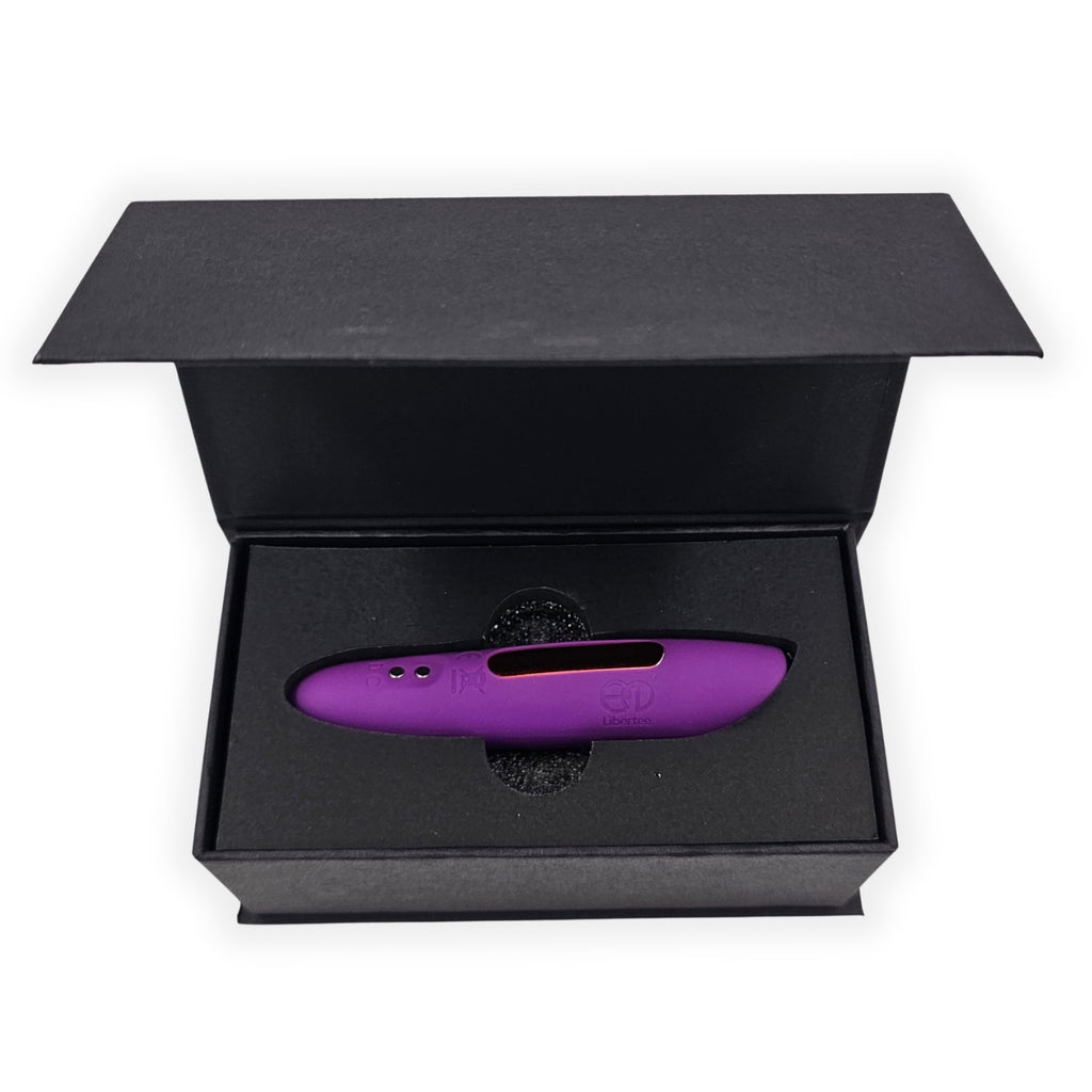 Dia Mini Violet is presented in a discreet and elegant black packaging for enhanced privacy. 