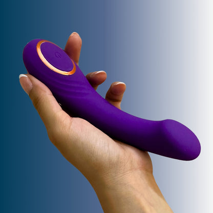 Luna Violet by Libertee: Discreet, purple personal massager for women. Gentle vibrations, perfect for beginners. Quiet and rechargeable.